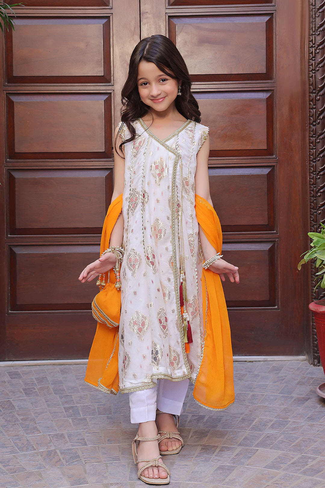 SANA'S girls 3pcs Pakistan occasion wear