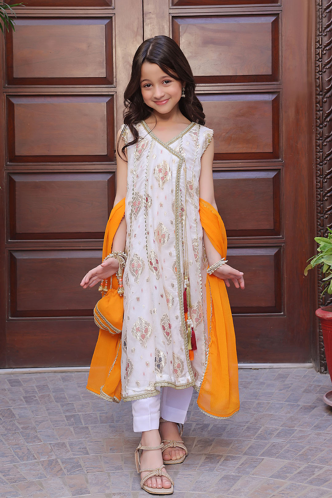 SANA'S girls 3pcs Pakistan occasion wear