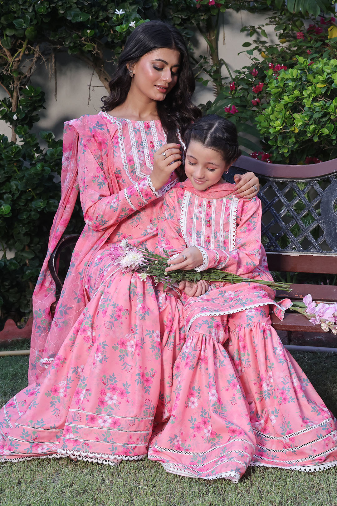 Floral Printed Lawn Chicken Kari 3pc Suit | S-Prints | G3267