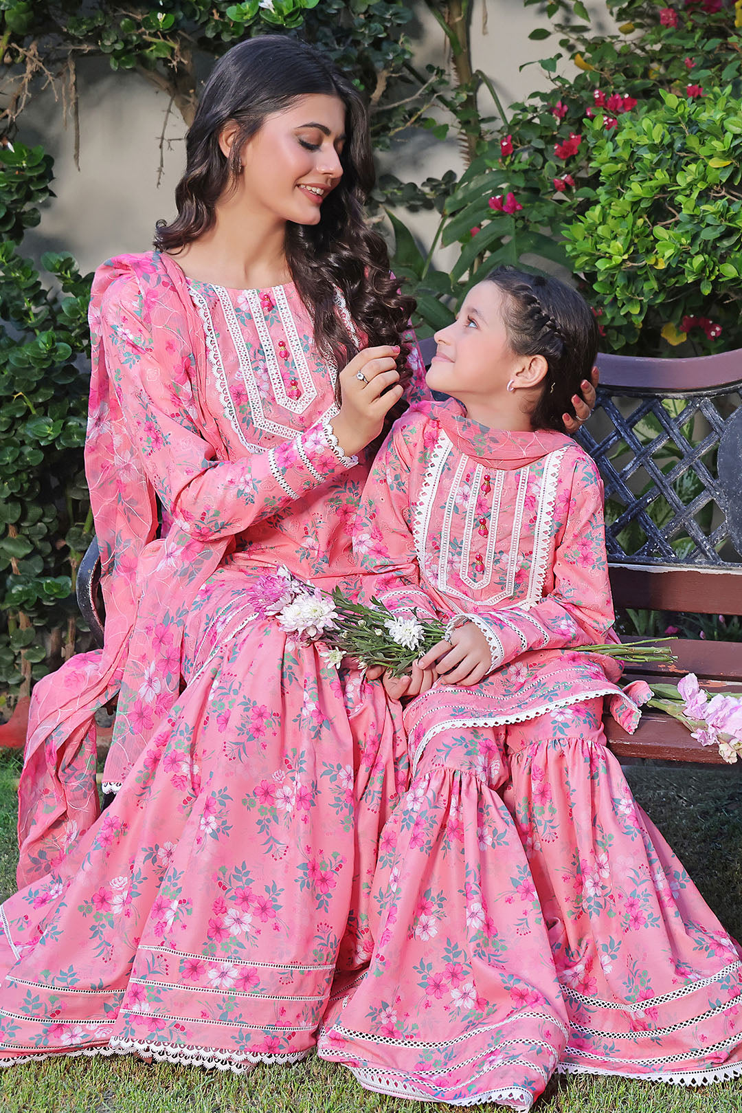 Floral Printed Lawn Chicken Kari 3pc Suit | S-Prints | G3267