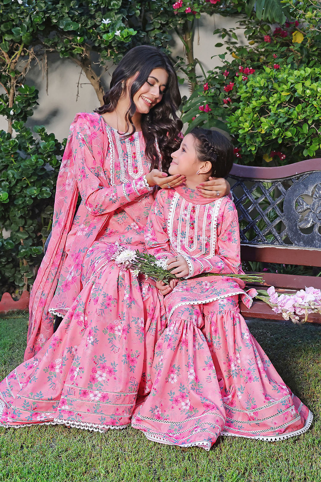 Floral Printed Lawn Chicken Kari 3pc Suit | S-Prints | G3267