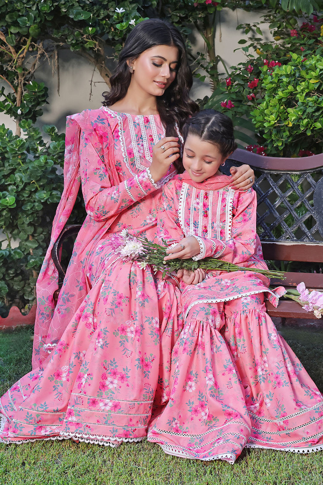 Floral Printed Lawn Chicken Kari 3pc Suit | S-Prints | G3267