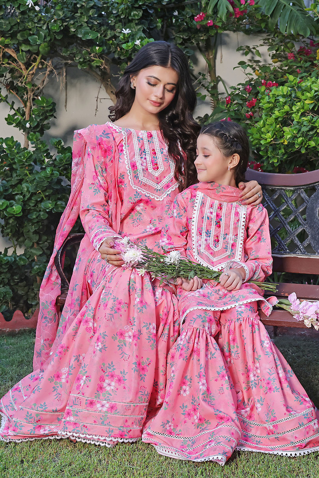 Floral Printed Lawn Chicken Kari 3pc Suit | S-Prints | G3267