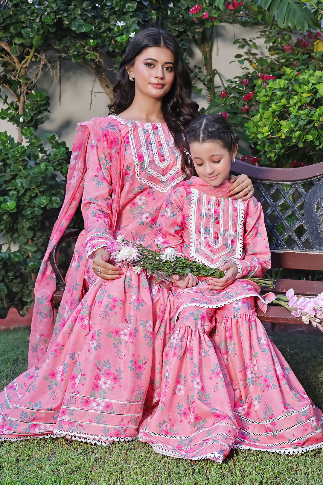 Floral Printed Lawn Chicken Kari 3pc Suit | S-Prints | G3267