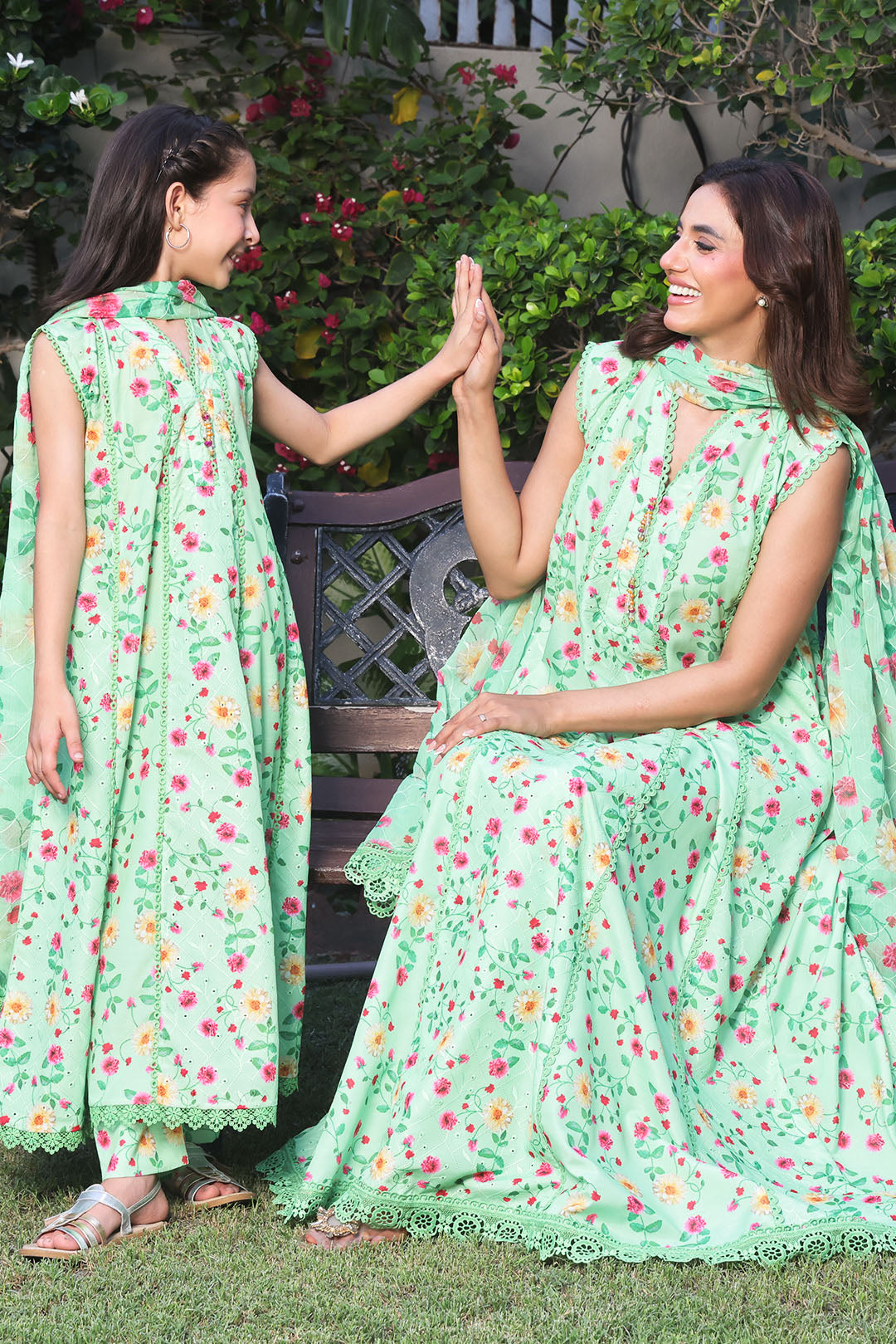 Floral Printed Lawn Chicken Kari 3pc Suit | S-Prints | S3265