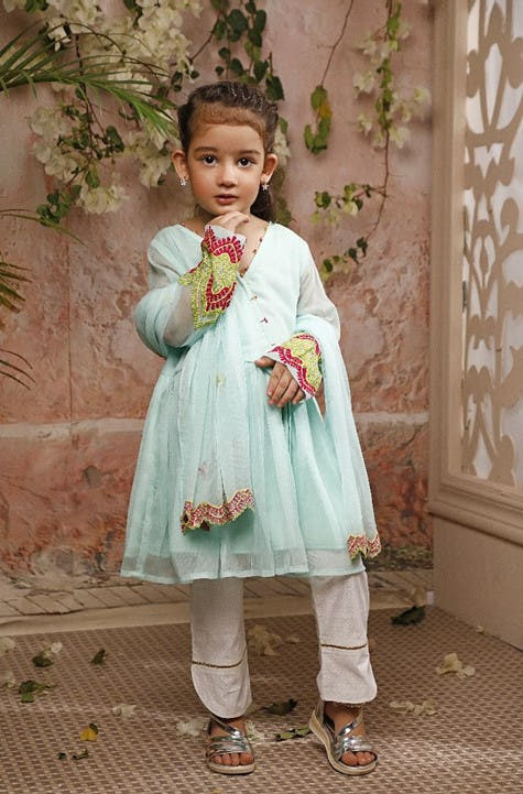 girls white embroidered chiffon ethnic 3 piece suit Pakistan