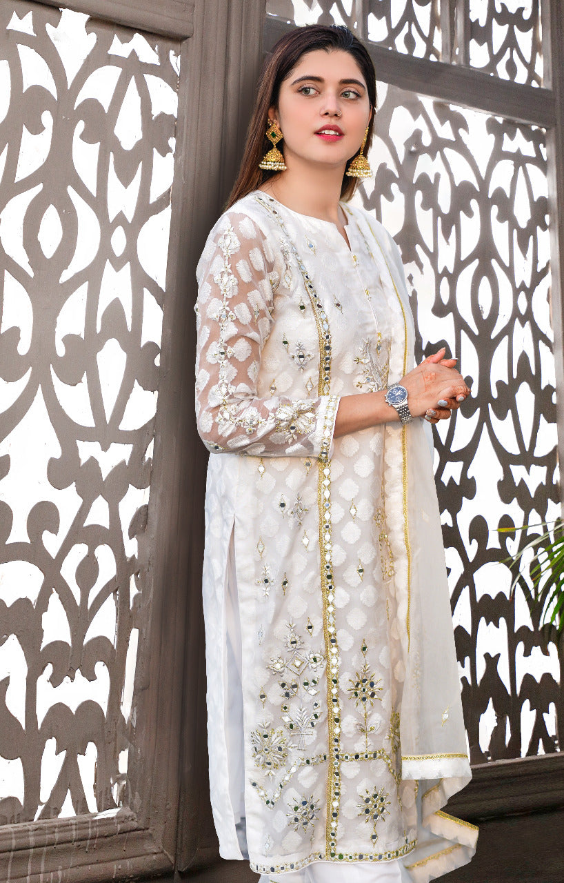 Self Embroidered Jacquard Organza 3pc Suit | Nikhaar | S202283