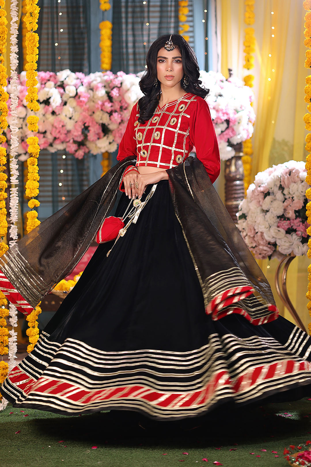 Gotta Mirror Work Velvet Lehenga Choli | SHENDI | L123276