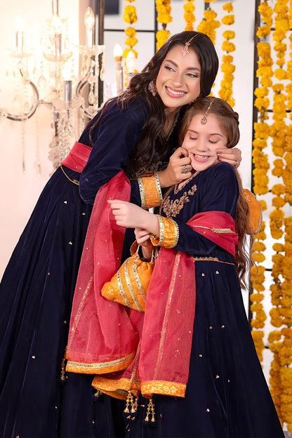 Handwork Motif Embroidered Velvet Maxi | SHENDI | M3280