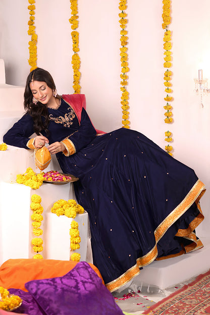 Handwork Motif Embroidered Velvet Maxi | SHENDI | M123280