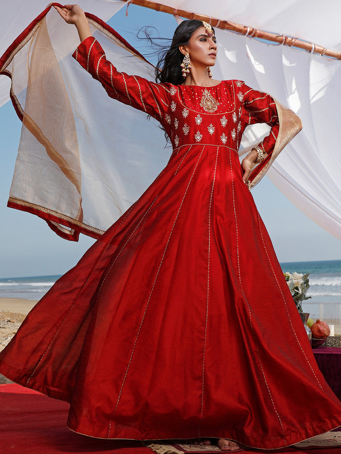 Long gown in silk store