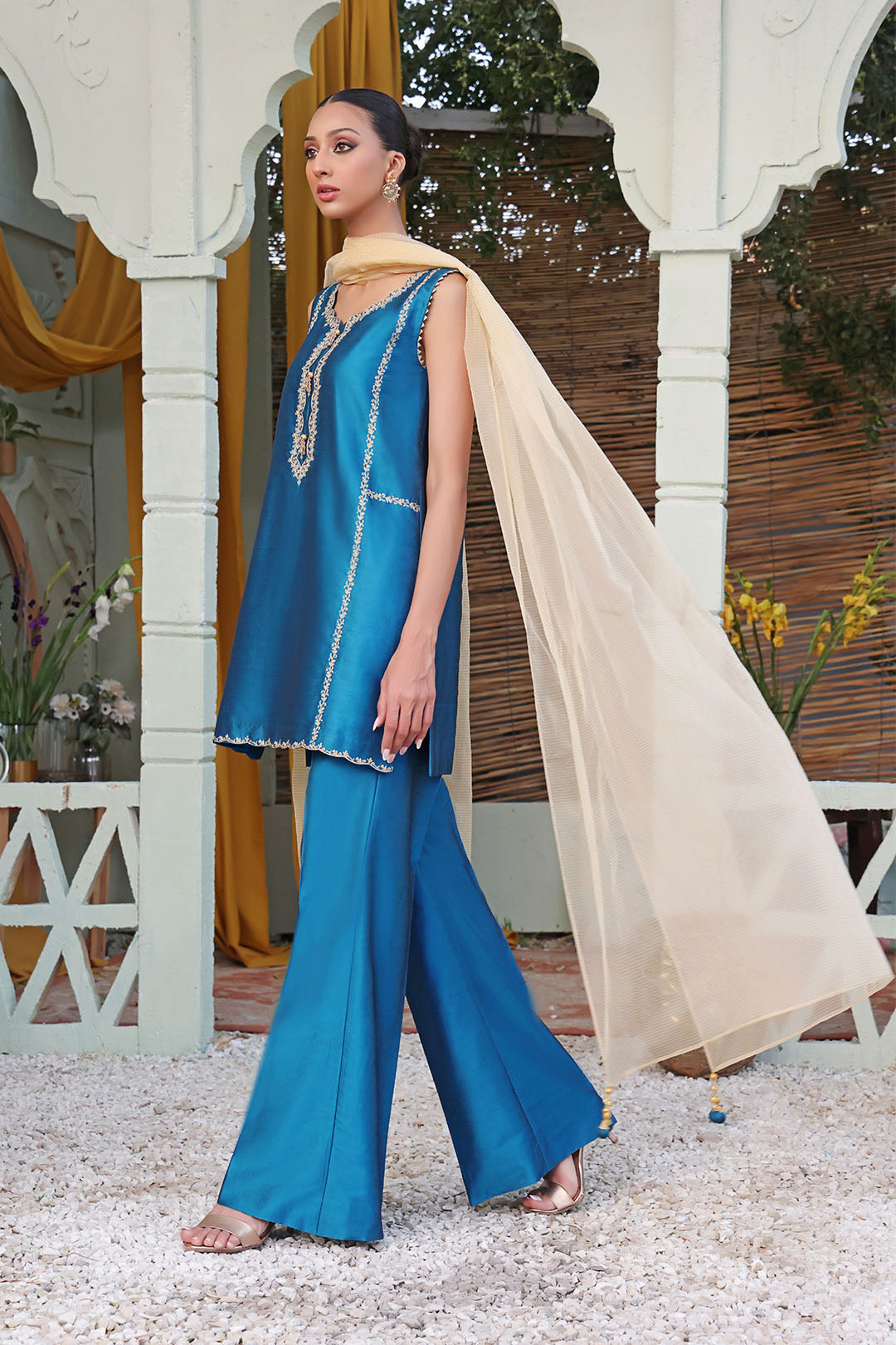 Zari Embroidered Lychee Silk 3pc Suit | TEHWAAR | S202275