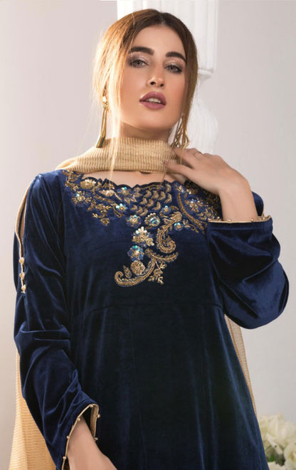 Asymmetric Hand Work Embroidered Velvet 3pc Suit | WWC18 | S787 - SANA'S