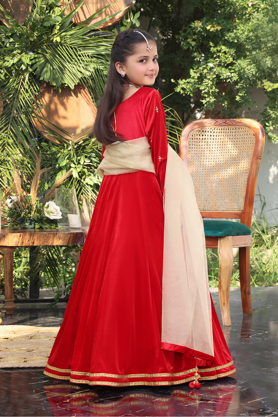 Handwork Embroidered Solid Velvet Maxi | ZEENAT | M3137