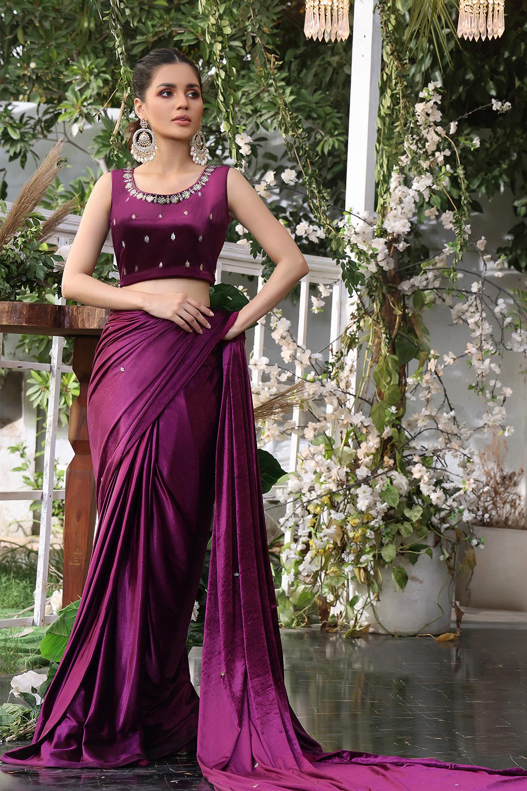 Lorex Boti Embroidered Velvet Luxury Saree | ZEENAT | SR202215